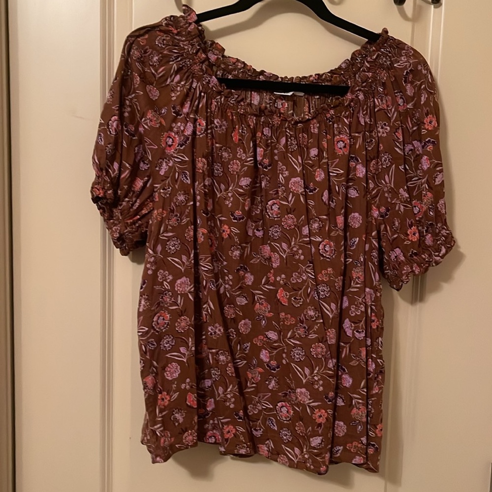 Relaxed, puff sleeve boat neck blouse